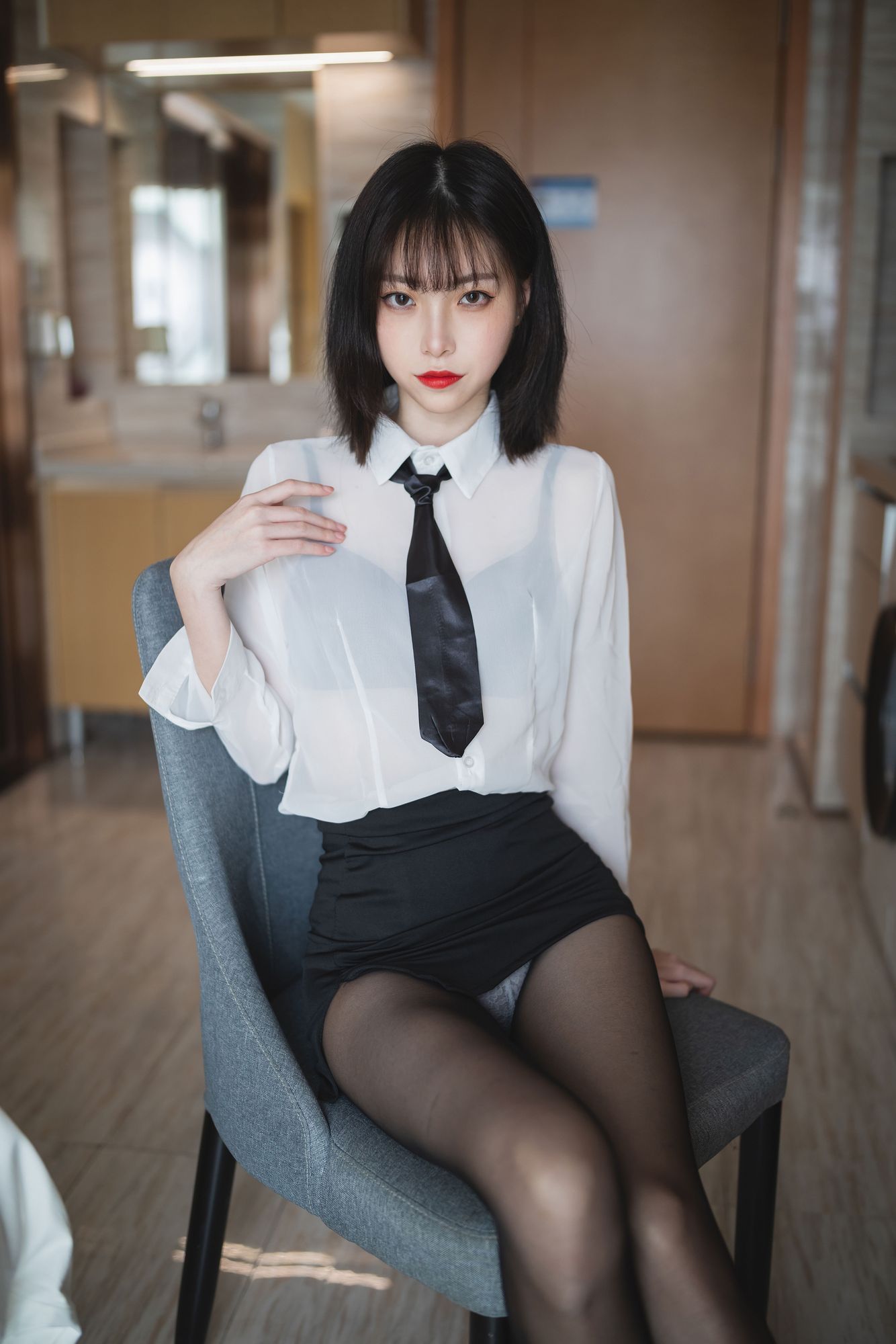 图片[2]-No.002-ol制服 [41P]-cos王者-用心收藏好每一套cos美图